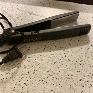 Revlon hair straightener hair styling tool